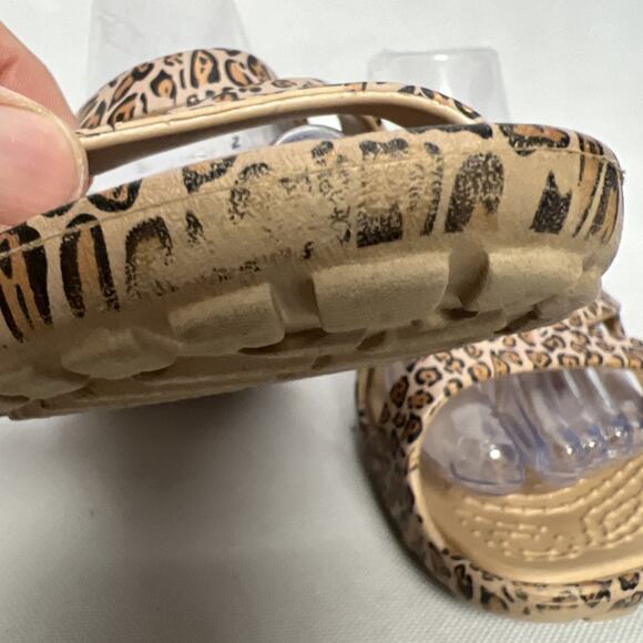 CROCS Meleen LEOPARD Slip On Women’s Size 9 W Comfort Slides Flats Sandals - Picture 6 of 10